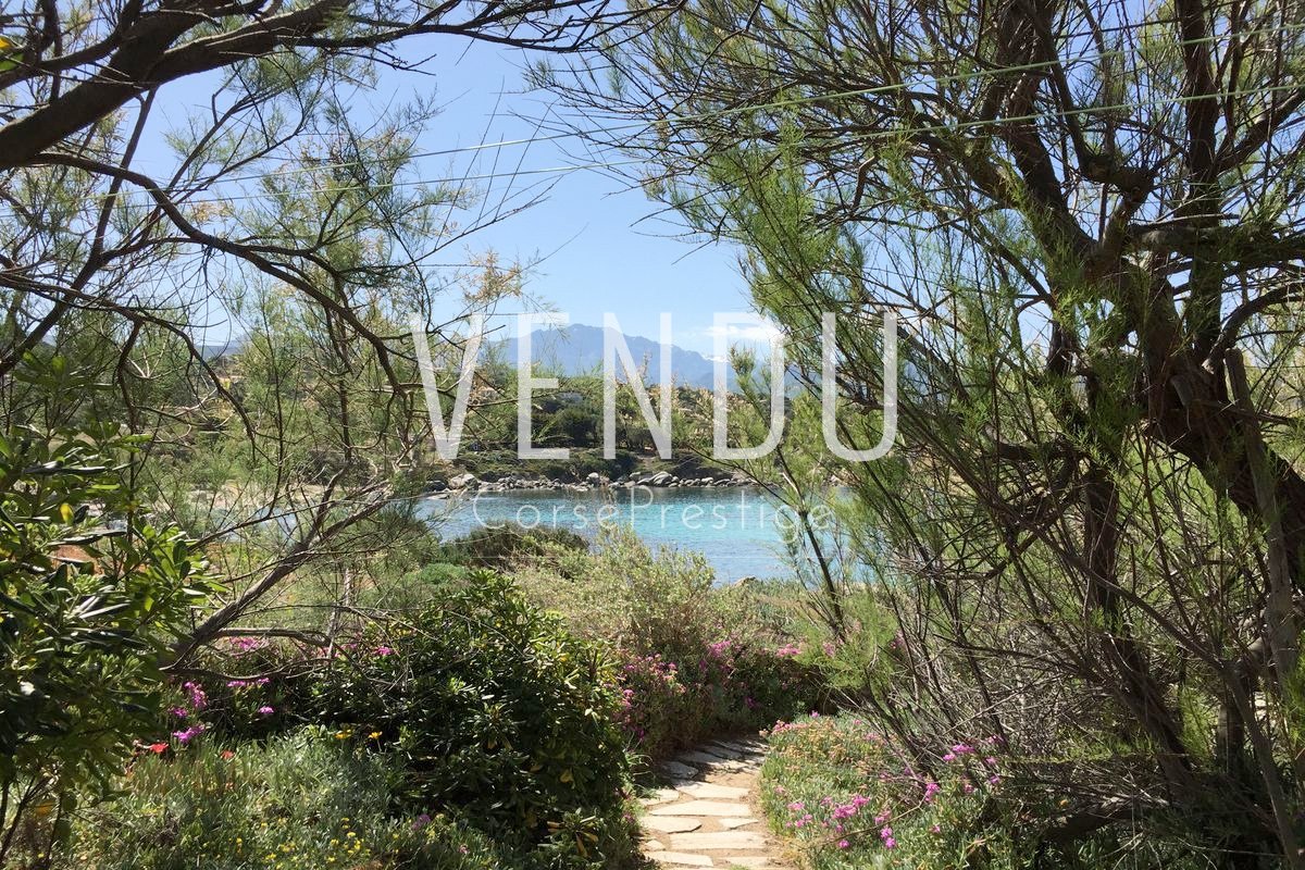 Villa-pieds-dans-leau-Marine-de-Davia-Ref-N60 Villa-pieds-dans-leau-Marine-de-Davia-Ref-N60