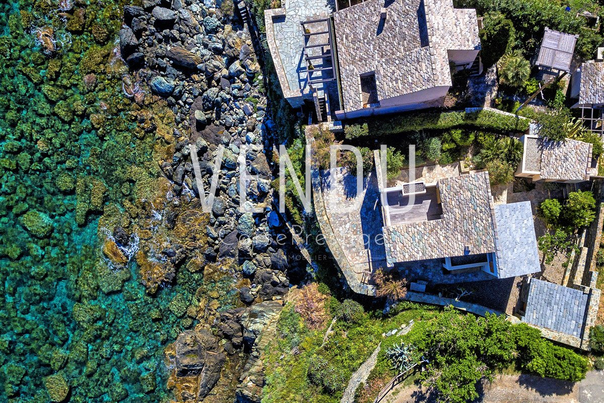 maison-pieds-dans-l-eau-cap-corse maison-pieds-dans-l-eau-cap-corse