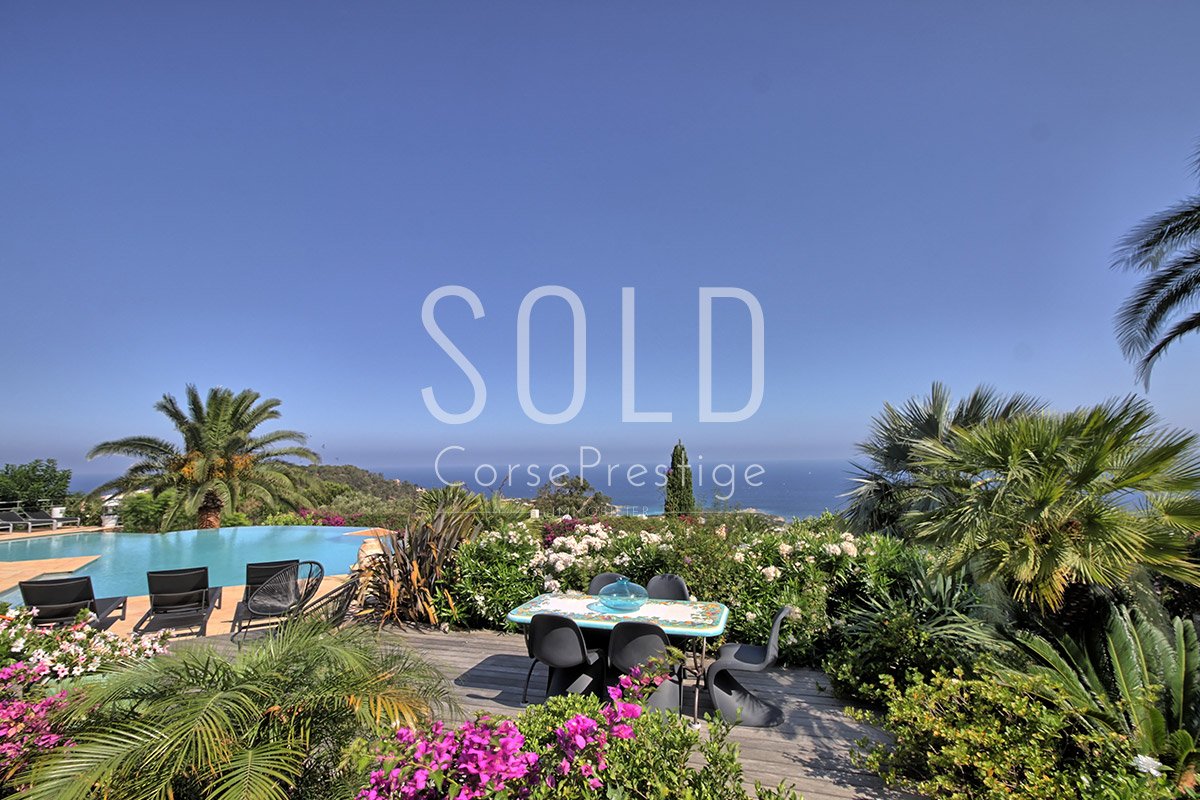 villa-facing-the-sea-in-corbara-ile-rousse-n69