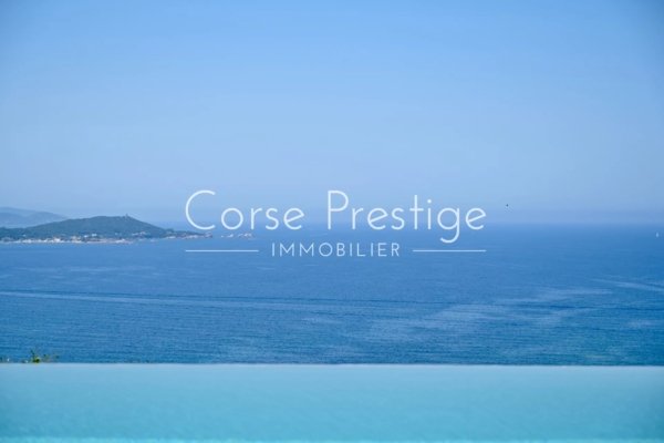 Villa avec piscine en bord de mer - Porticcio - Rive Sud - Ajaccio - Corse - REF P72