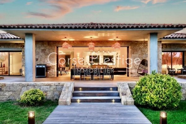 Elegante villa en pierre seche avec Piscine a Pianottoli-Caldarello – Corse du Sud - REF P86
